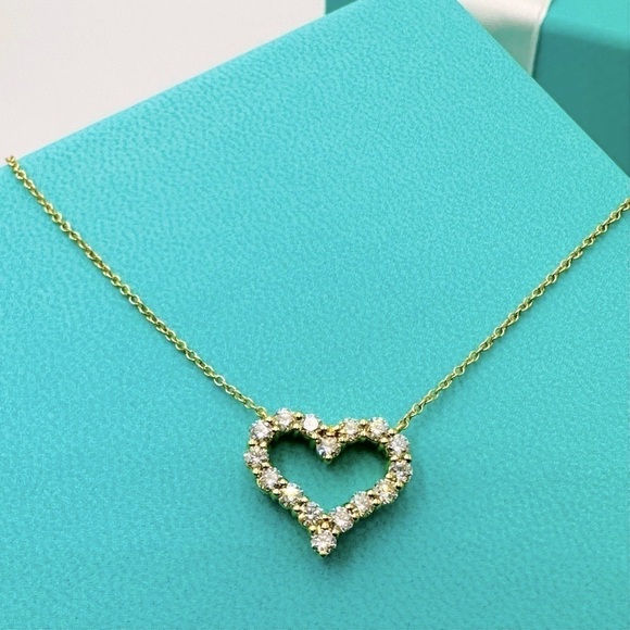 $5,500 Tiffany & Co. 0.62 CTW Diamond Heart Necklace 24” in Yellow Gold - Picture 6 of 12